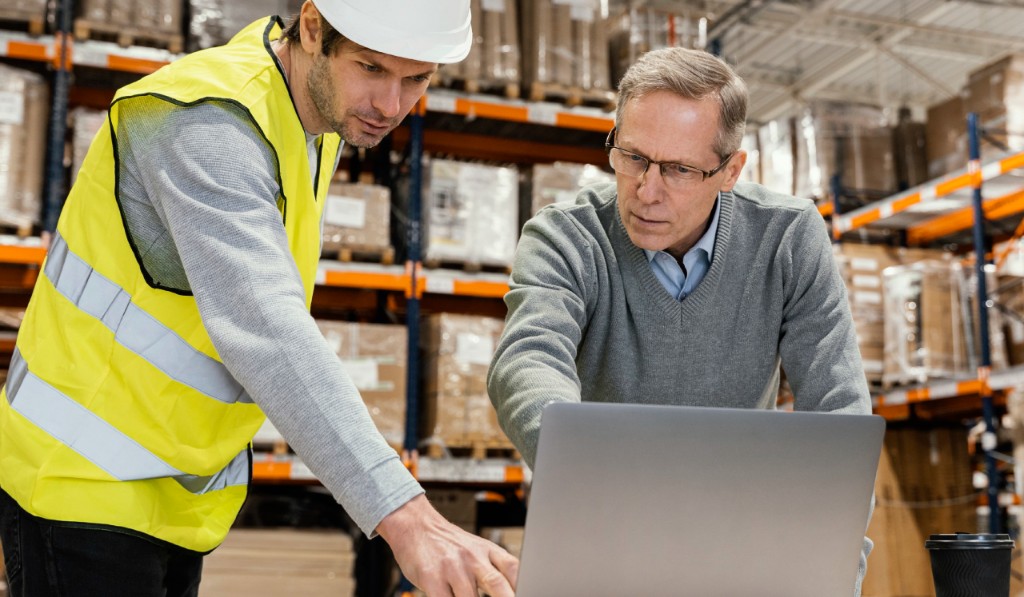 Chain and binder shipment